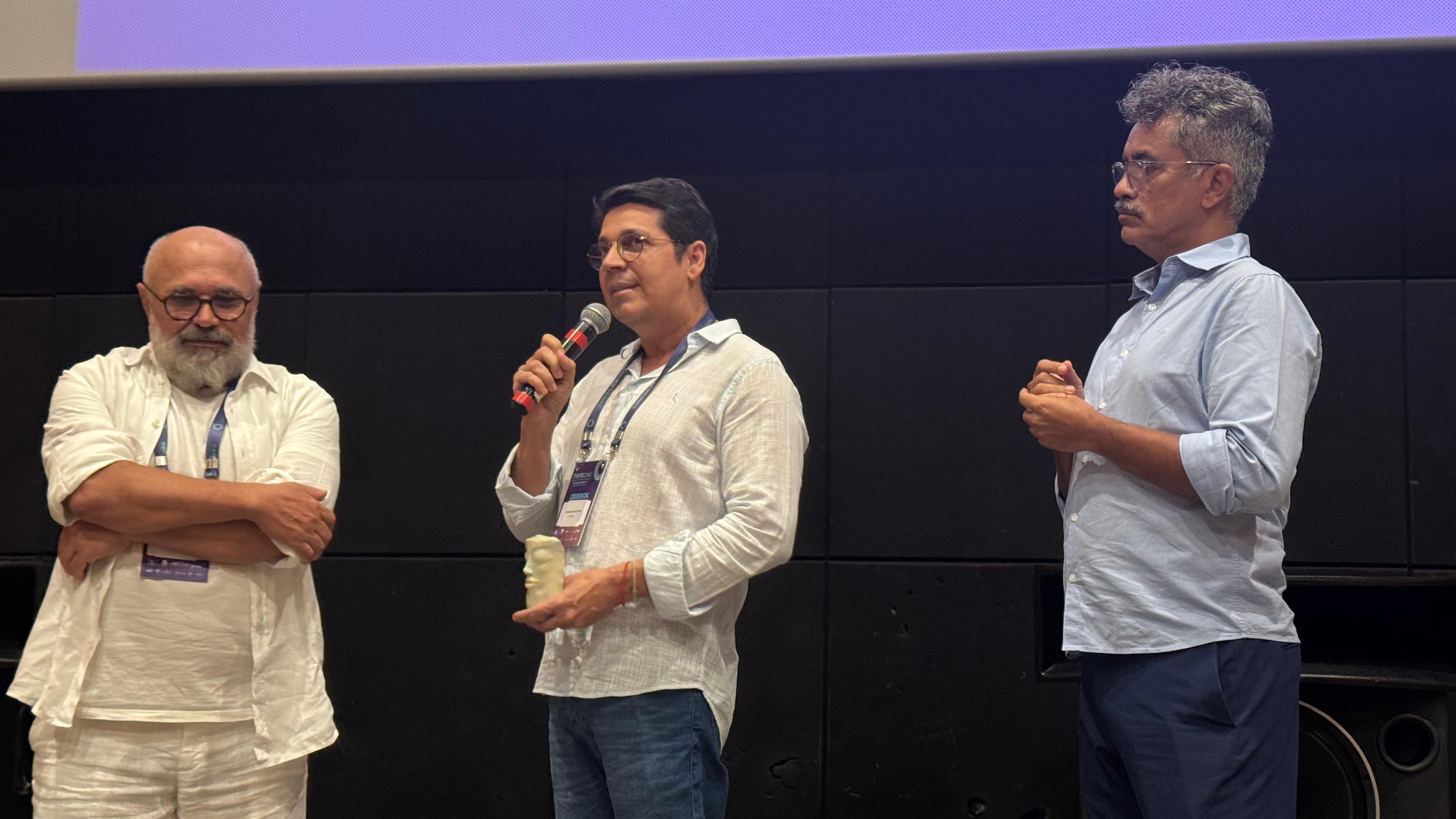 João Vieira Júnior na THERECINE