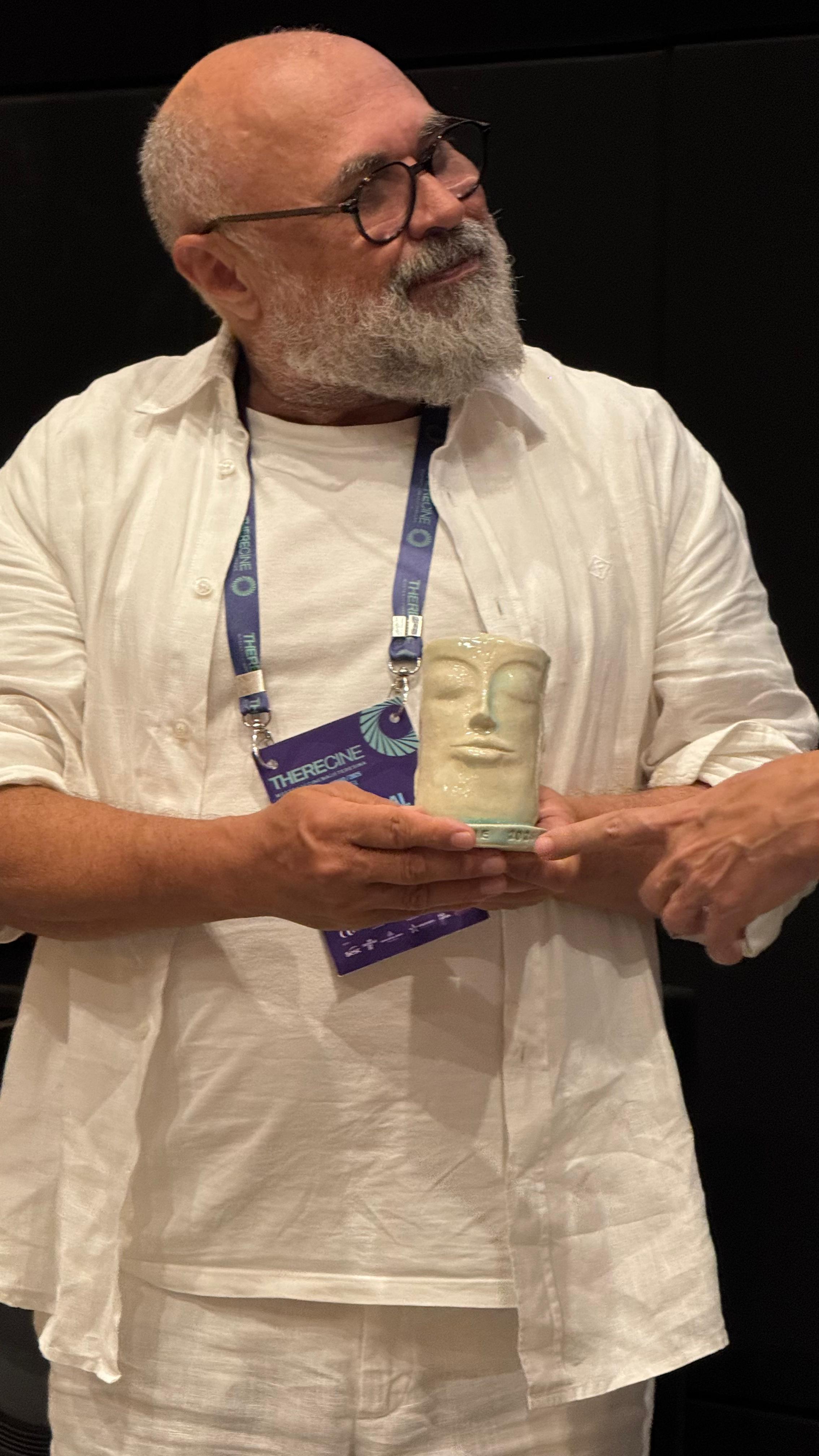 João Vieira Júnior na THERECINE